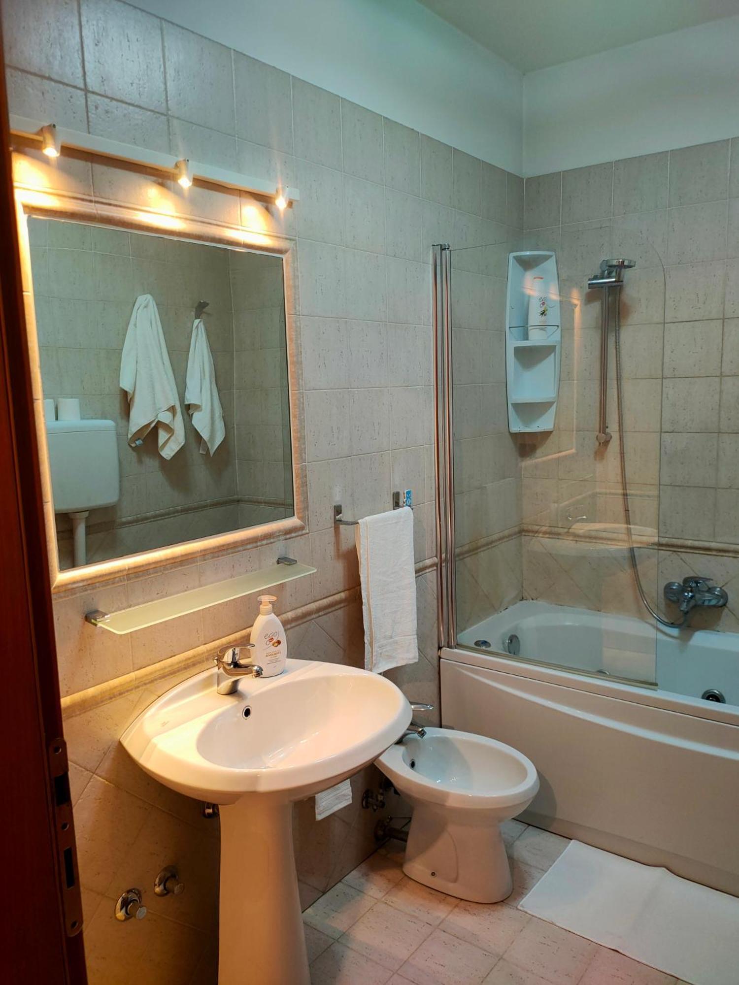 Apartamento Lele House - Intero Aeroporto Di - Nuova Fiera Di Roma *
